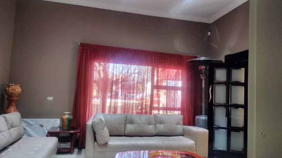 5 Bedroom Property for Sale in Universitas Free State